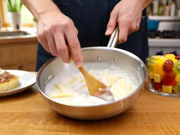 Daily menu, July 19: a refreshing summer feast with cold potato cake, bamboo shoots, and a fruity dessert