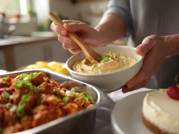 Daily menu, July 24: indulge in creamy edamame dip, spicy chilli chicken, and refreshing no-bake lemon cheesecake
