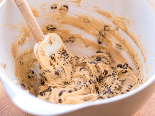 Before you lick the mixing bowl: what everyone should know about raw cake batter and leftovers