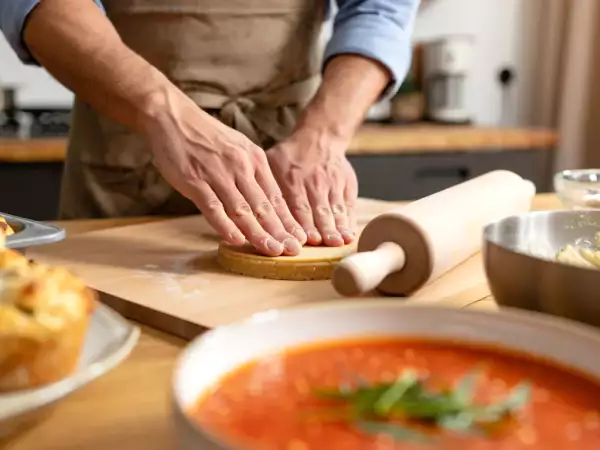 Daily menu, August 5: delightful leek and cheese muffins, comforting tomato soup, and a sweet Swedish apple pie