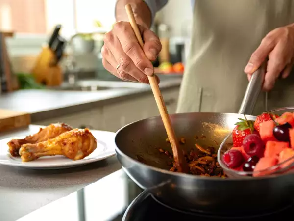 Daily menu, August 8: crispy oven fried chicken drumsticks, creamy spiced squid, and refreshing red fruit salad