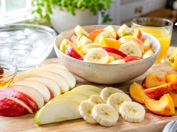 Will cut fruit brown immediately? Practical, lemon-free methods to keep slices fresh and appealing