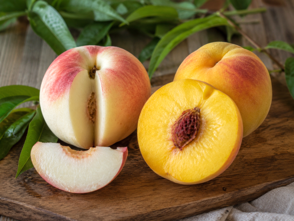Which is best: white or yellow peach? A simple guide to choosing the right peach for every recipe