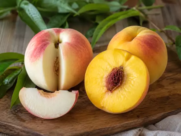 Which is best: white or yellow peach? A simple guide to choosing the right peach for every recipe