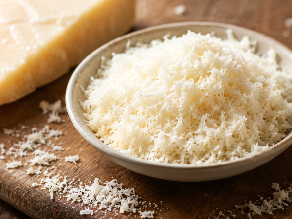 3 things to check on a grated Parmesan package: a simple checklist to avoid surprises when you buy