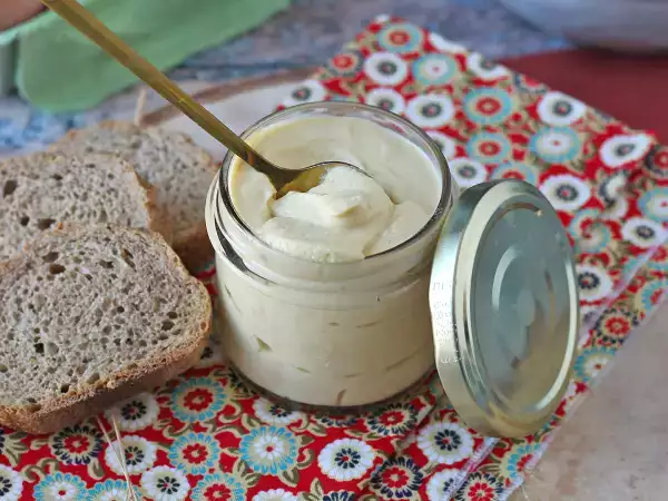 Is homemade mayonnaise really healthier? Why a short ingredient list can hide risks and trade-offs