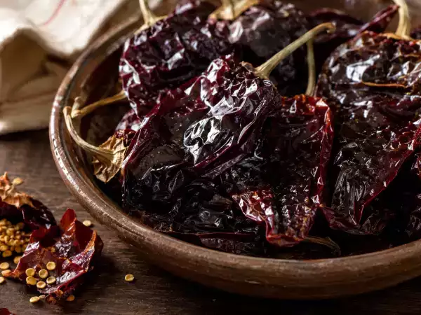 7 classic Spanish ingredients packed with umami: discover the surprising flavors that define tapas