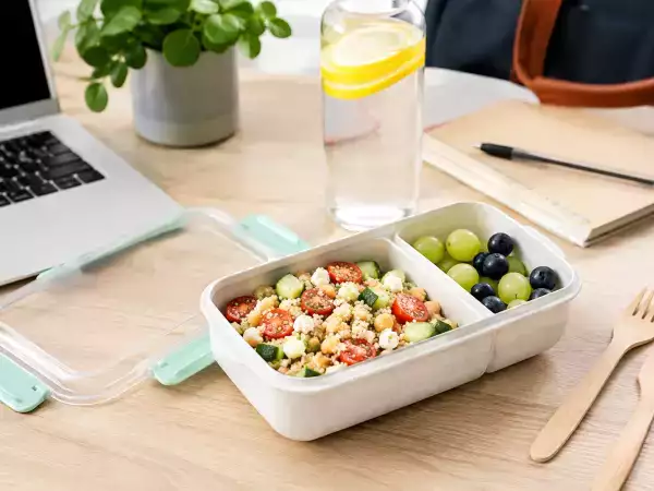 Stop smelly lunches: back-to-school guide to keeping your lunchbox odor-free at school or office