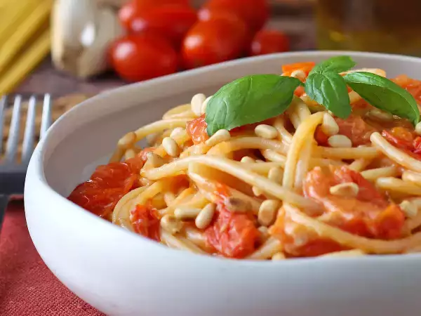 12 tomato pasta recipes to cook now, while summer tomatoes are at their sweetest and freshest
