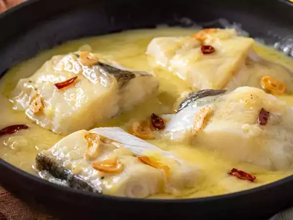 Traditional Cod Pil-Pil: Step-by-step methods to thicken the emulsion sauce gently without curdling