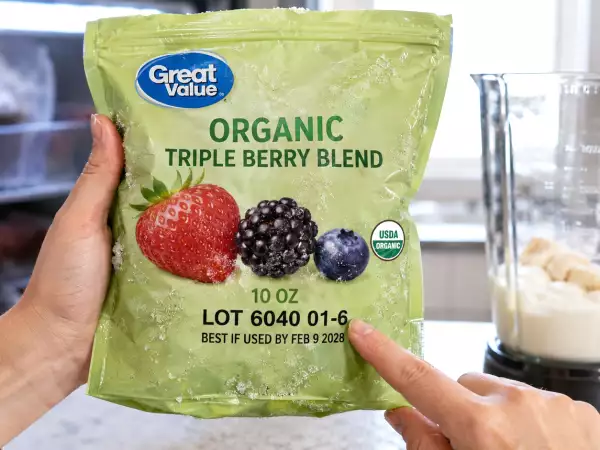 Smoothie berries in the freezer? Check Great Value lot 6040 01-6 before using them