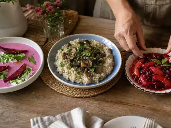 Daily menu, October 7: elegant beet ravioli, creamy mushroom risotto, and cranberry apple relish