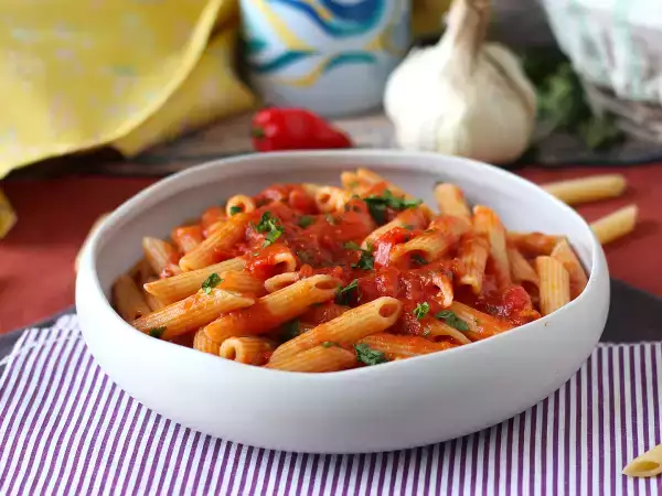 One can of tomatoes, dinner solved: pasta ideas that turn a pantry staple into a real meal