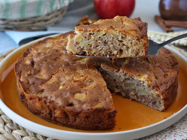 Looking for a cozy way to welcome fall? These 12 apple recipes bring the season to your table