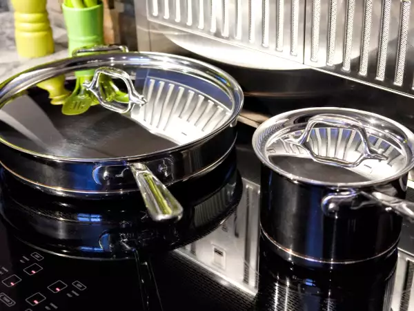 Does your stovetop heat up around the pot? This detail could be causing you to waste energy