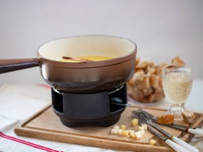 The secret of real fondue: Discover traditional recipes from different regions!