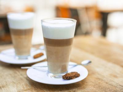 Is coffee with milk healthy? Understand the effects of the combination on your body!