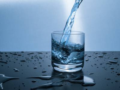 Is drinking water with a meal really a good thing?