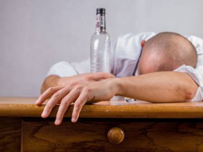 Mixing alcohols: truth or urban legend about hangovers?