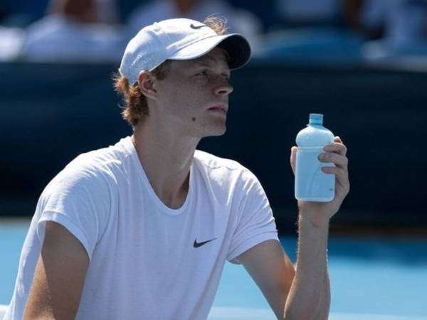 The secret drink Jannik Sinner uses against cramps: not delicious but very effective!