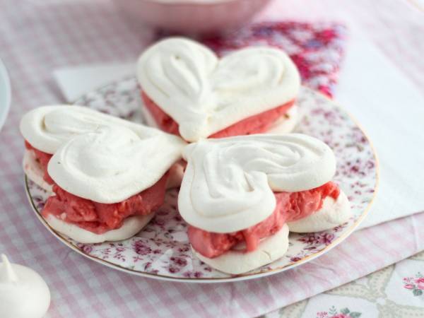 The must-make scenic dessert for Valentine's Day - there's even a video tutorial!