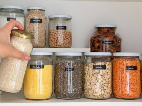 Your cupboard is your own pharmacy: Discover the healing power of food!