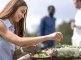 Articles: Why are we less hungry in hot weather?