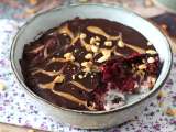 Overnight oats with red berries and chocolate: the healthy breakfast you need first thing in the morning
