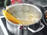 Articles: Everyone talks about pasta water… but few know why it’s the key to a restaurant-quality dish