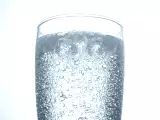 Articles: It looks healthier than soda, but sparkling water can upset your digestive system if you ignore these details...