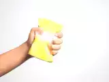Articles: Cut a corner off your dish sponge: a small trick that simplifies everything in everyday life