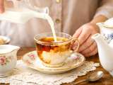 Articles: Have you ever tried milk in tea? This English custom has a reason
