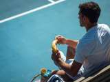 Articles: Tennis players' energy snacks during breaks: what they eat and why