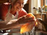 Articles: Do you really have to wash chicken before cooking it? The truth that mom and grandma never told you