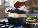 Articles: Cover the pot or not? This simple timing trick locks in flavor, texture and moisture in every meal