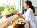 Articles: Discover which herbs thrive indoors and which need sunshine