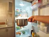Articles: Why you should cool a saucepan of leftovers before refrigerating: smarter, safer kitchen habit