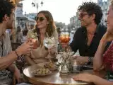 Articles: Why do the French drink cocktails before a meal, while in Spain people usually have them after?