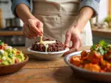 Articles: June 9 Daily Menu: From zesty guacamole to rich butter chicken, ending with indulgent chocolate cake