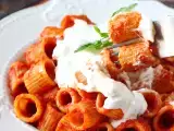 Articles: It's not the sauce! This single finishing touch makes simple tomato pasta taste truly memorable