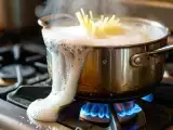 Articles: The real reason pasta water boils over and why almost nobody understands what's actually happening