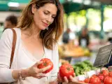 Articles: One simple trick gardeners use to keep tomatoes from ripening too soon and get more time to pick