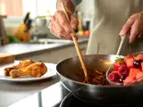 Articles: Daily menu, August 8: crispy oven fried chicken drumsticks, creamy spiced squid, and refreshing red fruit salad