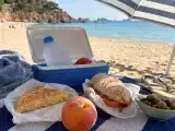 Articles: Why the beach makes you ravenous: the surprising science and everyday reasons behind the urge