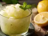 Articles: One simple trick turns a homemade slushie made without a machine into a professional-looking drink