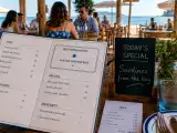 Articles: 11 psychological tricks restaurants and beach bars use to make you spend more: how to spot them