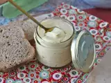 Articles: Is homemade mayonnaise really healthier? Why a short ingredient list can hide risks and trade-offs
