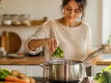 Articles: Should vegetables go into cold water or boiling? the simple reason they start cooking differently