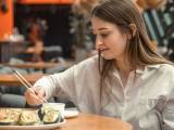 Articles: If you eat sushi like this, you're doing it wrong: what a Japanese would never do