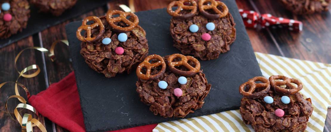 Make these easy crunchy reindeers!